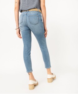 Jean 78ème coupe slim avec ceinture tressée femme